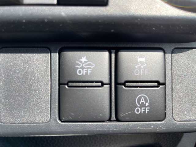 トヨタ ルーミー カスタムG 山形県 2021(令3)年 1.8万km ブラックマイカメタリック/ファイアークォーツレッドメタリック スマートアシストIII/・衝突回避支援ブレーキ機能/・先行車発進お知らせ機能/・車線逸脱警報機能/・標識認識機能/・ふらつき警報/・オートハイビーム/・コーナーセンサー/・アダプティブクルーズコントロール/両側パワースライドドア/純正ナビ(CD.DVD.BT.SD)/フルセグ/バックカメラ/アイドリングストップ/純正ドライブレコーダー/電動パーキングブレーキ/オートホールド/LEDヘッドライト/プッシュスタート/スマートキー