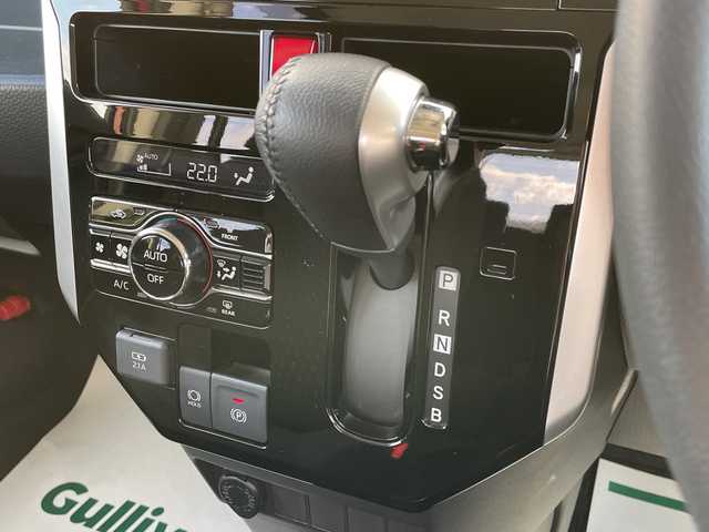 トヨタ ルーミー カスタムG 山形県 2021(令3)年 1.8万km ブラックマイカメタリック/ファイアークォーツレッドメタリック スマートアシストIII/・衝突回避支援ブレーキ機能/・先行車発進お知らせ機能/・車線逸脱警報機能/・標識認識機能/・ふらつき警報/・オートハイビーム/・コーナーセンサー/・アダプティブクルーズコントロール/両側パワースライドドア/純正ナビ(CD.DVD.BT.SD)/フルセグ/バックカメラ/アイドリングストップ/純正ドライブレコーダー/電動パーキングブレーキ/オートホールド/LEDヘッドライト/プッシュスタート/スマートキー