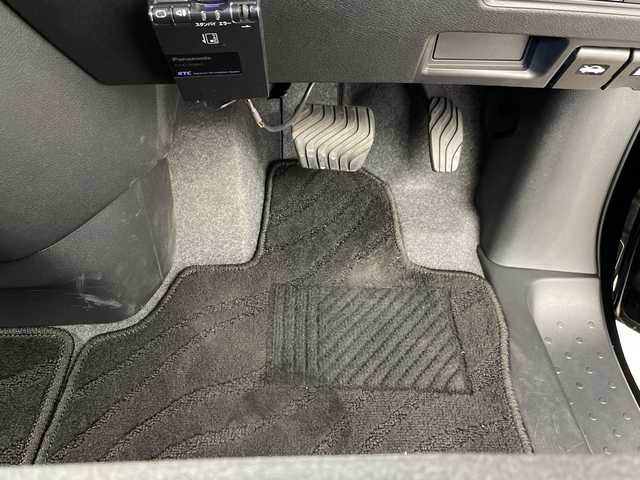 日産 セレナ ハイウェイスター V 群馬県 2023(令5)年 1.1万km ダイヤモンドブラック 禁煙車　社外ドライブレコーダー　アダプティブクルーズコントロール　横滑り防止装置　盗難防止装置　衝突被害軽減システム　社外SDナビ　アイドリングストップ　社外ETC　前後コーナーセンサー　ABS