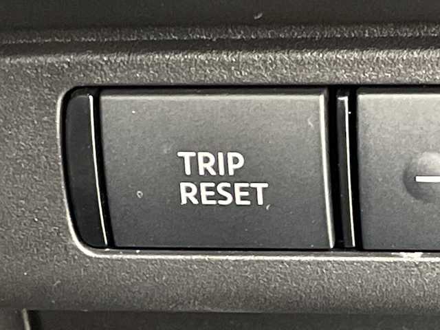 日産 セレナ ハイウェイスター V 群馬県 2023(令5)年 1.1万km ダイヤモンドブラック 禁煙車　社外ドライブレコーダー　アダプティブクルーズコントロール　横滑り防止装置　盗難防止装置　衝突被害軽減システム　社外SDナビ　アイドリングストップ　社外ETC　前後コーナーセンサー　ABS