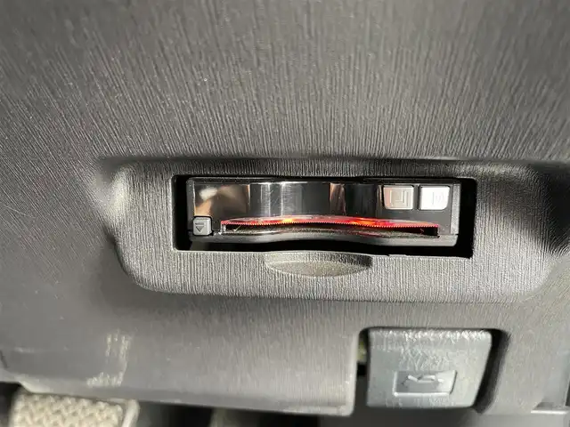 トヨタ プリウス S 栃木県 2015(平27)年 5万km ホワイトパールクリスタルシャイン 純正7インチナビ/フルセグTV/Bluetooth/AM/FM/TVキャンセラー/バックカメラ/ビルトインETC/スマートキー×2/プッシュEgスタート/ステアリングリモコン/ハロゲンライト/HIDフォグランプ/社外17インチAW/横滑り防止装置/キセノンフォグ/ドアバイザー/電動格納ミラー