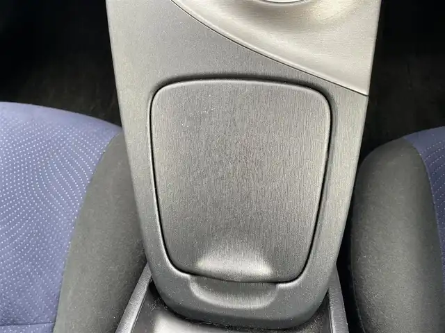 トヨタ プリウス S 栃木県 2015(平27)年 5万km ホワイトパールクリスタルシャイン 純正7インチナビ/フルセグTV/Bluetooth/AM/FM/TVキャンセラー/バックカメラ/ビルトインETC/スマートキー×2/プッシュEgスタート/ステアリングリモコン/ハロゲンライト/HIDフォグランプ/社外17インチAW/横滑り防止装置/キセノンフォグ/ドアバイザー/電動格納ミラー