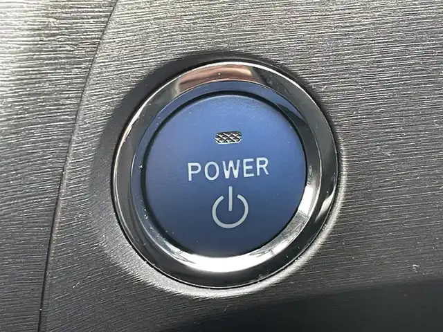 トヨタ プリウス S 栃木県 2015(平27)年 5万km ホワイトパールクリスタルシャイン 純正7インチナビ/フルセグTV/Bluetooth/AM/FM/TVキャンセラー/バックカメラ/ビルトインETC/スマートキー×2/プッシュEgスタート/ステアリングリモコン/ハロゲンライト/HIDフォグランプ/社外17インチAW/横滑り防止装置/キセノンフォグ/ドアバイザー/電動格納ミラー