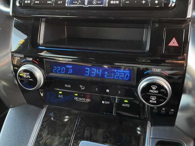 トヨタ ヴェルファイア Z Aエディション 佐賀県 2016(平28)年 7.4万km ホワイトパールクリスタルシャイン エンジンスタートボタン/保証書/取扱説明書/記録簿/ワンオーナー/MTモード付AT/クルーズコントロール/Bluetooth接続/後席用モニター/CD/ETC/バックカメラ/純正フロアマット/フルセグTV/SDナビ/三列シート/両側パワースライドドア/純正アルミホイール/横滑り防止装置/前後コーナーセンサー/盗難防止装置/オートライト/LEDヘッドライト/ブレーキホールド/ステアリングスイッチ/電格ミラー