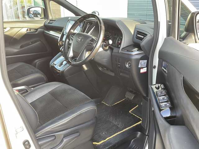 トヨタ ヴェルファイア Z Aエディション 佐賀県 2016(平28)年 7.4万km ホワイトパールクリスタルシャイン エンジンスタートボタン/保証書/取扱説明書/記録簿/ワンオーナー/MTモード付AT/クルーズコントロール/Bluetooth接続/後席用モニター/CD/ETC/バックカメラ/純正フロアマット/フルセグTV/SDナビ/三列シート/両側パワースライドドア/純正アルミホイール/横滑り防止装置/前後コーナーセンサー/盗難防止装置/オートライト/LEDヘッドライト/ブレーキホールド/ステアリングスイッチ/電格ミラー