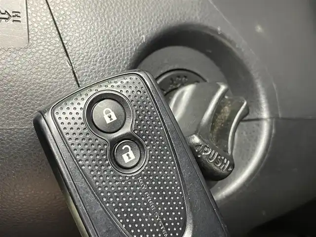 ダイハツ ミラ ココア X 道央・札幌 2013(平25)年 4.2万km ブラックマイカメタリック ・４WD/・社外メモリナビ/・バックカメラ/・ＥＴＣ/・前後ドライブレコーダー/・オートエアコン/・社外フロアマット/・電動格納ミラー/・社外エンジンスターター/・パワーウインドウ/・社外アルミホイール/・ハロゲンヘッドライト/・プッシュスタート/・スマートキー