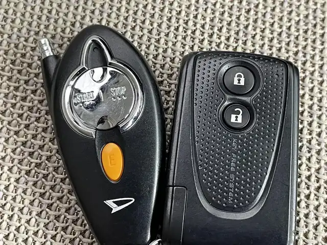 ダイハツ ミラ ココア X 道央・札幌 2013(平25)年 4.2万km ブラックマイカメタリック ・４WD/・社外メモリナビ/・バックカメラ/・ＥＴＣ/・前後ドライブレコーダー/・オートエアコン/・社外フロアマット/・電動格納ミラー/・社外エンジンスターター/・パワーウインドウ/・社外アルミホイール/・ハロゲンヘッドライト/・プッシュスタート/・スマートキー