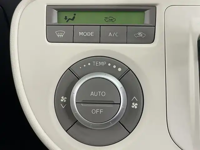 ダイハツ ミラ ココア X 道央・札幌 2013(平25)年 4.2万km ブラックマイカメタリック ・４WD/・社外メモリナビ/・バックカメラ/・ＥＴＣ/・前後ドライブレコーダー/・オートエアコン/・社外フロアマット/・電動格納ミラー/・社外エンジンスターター/・パワーウインドウ/・社外アルミホイール/・ハロゲンヘッドライト/・プッシュスタート/・スマートキー