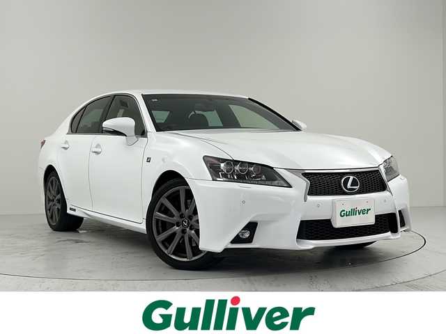 レクサス ＧＳ 300h Fスポーツ 大阪府 2015(平27)年 4.5万km ホワイトノーヴァガラスフレーク 禁煙車/レクサスセーフティシステム/・プリクラッシュセーフティ/・レーンディパーチャーアラート/・オートマチックハイビーム/・クリアランスソナー/クルーズコントロール/純正ナビ/・BT.CD.DVD.AUX.USB/フルセグTV/バックカメラ/本革シート/前席シートヒーター/前席エアシート/前席パワーシート/運転席シートメモリー/革巻ステアリング/ステアリングスイッチ/ステアリングヒーター/パドルシフト/プッシュスタート/カードキー/アイドリングストップ/純正フロアマット/純正16inAW/LEDヘッドライト/LEDフォグランプ