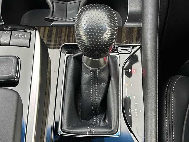 レクサス ＧＳ 300h Fスポーツ 宮城県 2015(平27)年 4.5万km ホワイトノーヴァガラスフレーク 禁煙車/レクサスセーフティシステム/・プリクラッシュセーフティ/・レーンディパーチャーアラート/・オートマチックハイビーム/・クリアランスソナー/クルーズコントロール/純正ナビ/・BT.CD.DVD.AUX.USB/フルセグTV/バックカメラ/本革シート/前席シートヒーター/前席エアシート/前席パワーシート/運転席シートメモリー/革巻ステアリング/ステアリングスイッチ/ステアリングヒーター/パドルシフト/プッシュスタート/スマートキー×２　/カードキー/アイドリングストップ/純正フロアマット/純正16inAW/LEDヘッドライト/LEDフォグランプ