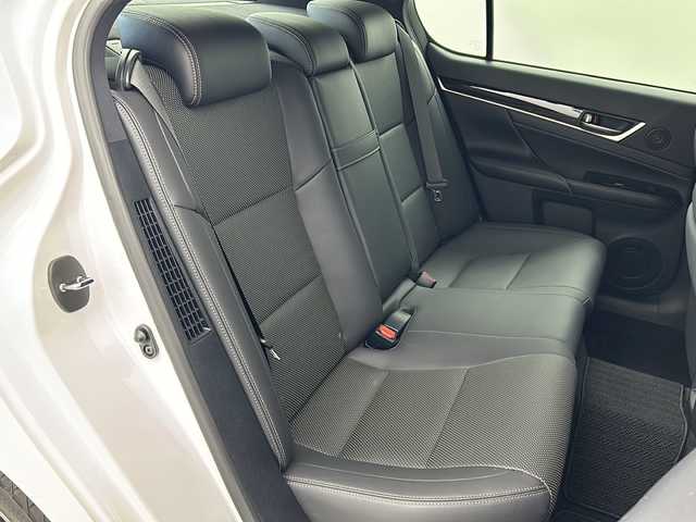 レクサス ＧＳ 300h Fスポーツ 宮城県 2015(平27)年 4.5万km ホワイトノーヴァガラスフレーク 禁煙車/レクサスセーフティシステム/・プリクラッシュセーフティ/・レーンディパーチャーアラート/・オートマチックハイビーム/・クリアランスソナー/クルーズコントロール/純正ナビ/・BT.CD.DVD.AUX.USB/フルセグTV/バックカメラ/本革シート/前席シートヒーター/前席エアシート/前席パワーシート/運転席シートメモリー/革巻ステアリング/ステアリングスイッチ/ステアリングヒーター/パドルシフト/プッシュスタート/スマートキー×２　/カードキー/アイドリングストップ/純正フロアマット/純正16inAW/LEDヘッドライト/LEDフォグランプ