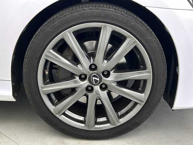 レクサス ＧＳ 300h Fスポーツ 宮城県 2015(平27)年 4.5万km ホワイトノーヴァガラスフレーク 禁煙車/レクサスセーフティシステム/・プリクラッシュセーフティ/・レーンディパーチャーアラート/・オートマチックハイビーム/・クリアランスソナー/クルーズコントロール/純正ナビ/・BT.CD.DVD.AUX.USB/フルセグTV/バックカメラ/本革シート/前席シートヒーター/前席エアシート/前席パワーシート/運転席シートメモリー/革巻ステアリング/ステアリングスイッチ/ステアリングヒーター/パドルシフト/プッシュスタート/スマートキー×２　/カードキー/アイドリングストップ/純正フロアマット/純正16inAW/LEDヘッドライト/LEDフォグランプ