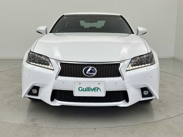 レクサス ＧＳ 300h Fスポーツ 宮城県 2015(平27)年 4.5万km ホワイトノーヴァガラスフレーク 禁煙車/レクサスセーフティシステム/・プリクラッシュセーフティ/・レーンディパーチャーアラート/・オートマチックハイビーム/・クリアランスソナー/クルーズコントロール/純正ナビ/・BT.CD.DVD.AUX.USB/フルセグTV/バックカメラ/本革シート/前席シートヒーター/前席エアシート/前席パワーシート/運転席シートメモリー/革巻ステアリング/ステアリングスイッチ/ステアリングヒーター/パドルシフト/プッシュスタート/スマートキー×２　/カードキー/アイドリングストップ/純正フロアマット/純正16inAW/LEDヘッドライト/LEDフォグランプ