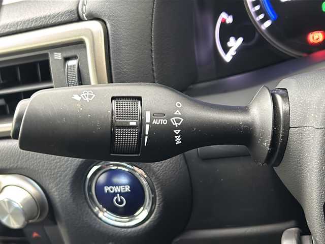 レクサス ＧＳ 300h Fスポーツ 宮城県 2015(平27)年 4.5万km ホワイトノーヴァガラスフレーク 禁煙車/レクサスセーフティシステム/・プリクラッシュセーフティ/・レーンディパーチャーアラート/・オートマチックハイビーム/・クリアランスソナー/クルーズコントロール/純正ナビ/・BT.CD.DVD.AUX.USB/フルセグTV/バックカメラ/本革シート/前席シートヒーター/前席エアシート/前席パワーシート/運転席シートメモリー/革巻ステアリング/ステアリングスイッチ/ステアリングヒーター/パドルシフト/プッシュスタート/スマートキー×２　/カードキー/アイドリングストップ/純正フロアマット/純正16inAW/LEDヘッドライト/LEDフォグランプ