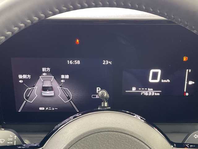 日産 セレナ ハイウェイスター V 道央・札幌 2023(令5)年 1.8万km プリズムホワイト ・4WD/・社外SDナビ・DVD・CD・SD・BT/・ワンセグTV/・全方位カメラ/・プロパイロット/・両側パワースライドドア/・ハンズフリーオートスライドドア/・デジタルインナーミラー/・エマージェンシーブレーキ/・ハンドル支援/・側方支援/・後方支援/・緊急支援/・先行車発進お知らせ/・標識検知支援/・駐車支援/・ふらつき警報/・横滑り防止/・パドルシフト/・ハンドルヒーター/・フロント＆セカンドシートヒーター/・ステアリングスイッチ/・LEDヘッドライト/・アイドリングストップ/・ヘッドライトレベライザー/・ビルトインETC/・プッシュスタート/・スマートキー/・革巻きステアリング