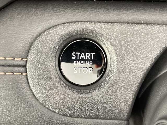 日産 セレナ ハイウェイスター V 道央・札幌 2023(令5)年 1.8万km プリズムホワイト ・4WD/・社外SDナビ・DVD・CD・SD・BT/・ワンセグTV/・全方位カメラ/・プロパイロット/・両側パワースライドドア/・ハンズフリーオートスライドドア/・デジタルインナーミラー/・エマージェンシーブレーキ/・ハンドル支援/・側方支援/・後方支援/・緊急支援/・先行車発進お知らせ/・標識検知支援/・駐車支援/・ふらつき警報/・横滑り防止/・パドルシフト/・ハンドルヒーター/・フロント＆セカンドシートヒーター/・ステアリングスイッチ/・LEDヘッドライト/・アイドリングストップ/・ヘッドライトレベライザー/・ビルトインETC/・プッシュスタート/・スマートキー/・革巻きステアリング