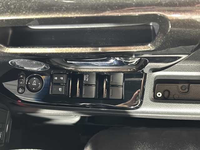 ホンダ Ｎ ＢＯＸ カスタム G L ホンダセンシング 沖縄県 2020(令2)年 6万km シャイニンググレーM ・県外仕入れ/・禁煙車/・片側パワースライドドア/・純正8インチナビ/・バックカメラ/・ステアリングスイッチ/・ホンダセンシング/・レーンキープアシスト/・先行車発進のお知らせ/・レーダークルーズコントロール/・コーナーセンサー/・ビルドインETC/・後席サンシェード/・LEDライト/・オートライト/・フォグランプ/・ドアバイザー