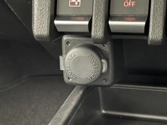 スズキ ジムニー XC 愛知県 2024(令6)年 0.1万km ジャングルグリーン 純正ナビ　フルセグＴＶ　Ｂｌｕｅｔｏｏｔｈ　デジタルインナーミラー　エマージェンシーブレーキ　衝突軽減　車線逸脱　コーナーセンサー　ＬＥＤオートライト　フォグ　電動パーキング　ＢＳＭ　ＥＴＣ　禁煙車