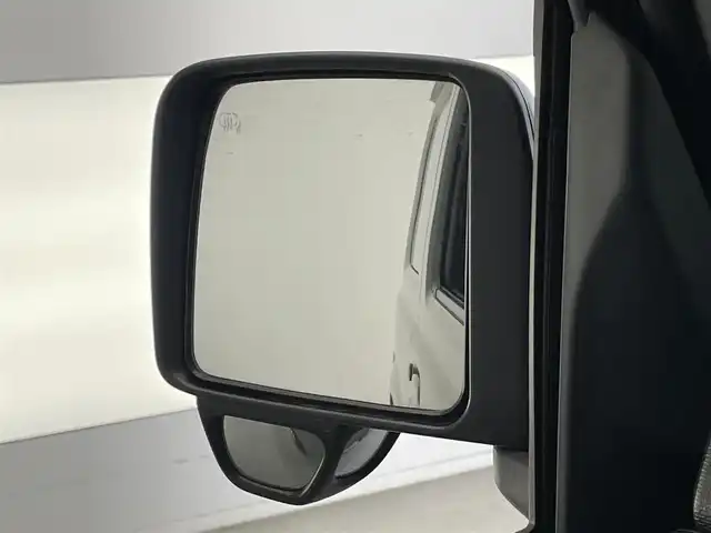 スズキ ジムニー XC 愛知県 2024(令6)年 0.1万km ジャングルグリーン 純正ナビ　フルセグＴＶ　Ｂｌｕｅｔｏｏｔｈ　デジタルインナーミラー　エマージェンシーブレーキ　衝突軽減　車線逸脱　コーナーセンサー　ＬＥＤオートライト　フォグ　電動パーキング　ＢＳＭ　ＥＴＣ　禁煙車