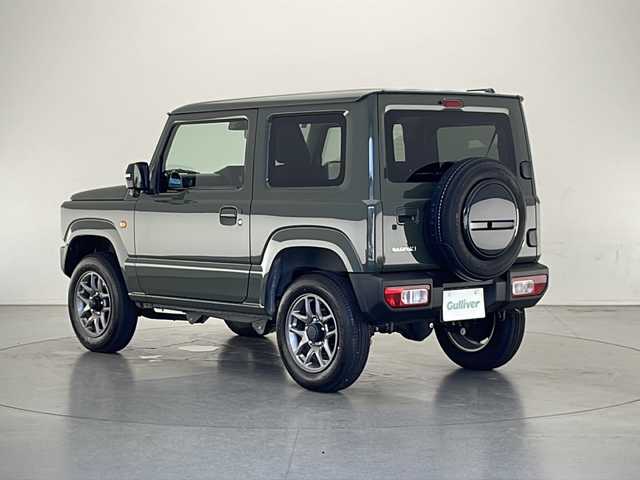スズキ ジムニー XC 長野県 2024(令6)年 0.1万km ジャングルグリーン 4WD/社外メモリナビ&CD&BT/スズキセーフティサポート/クルーズコントロール/車線逸脱警報/ふらつき警報/衝突軽減ブレーキ/誤発進抑制機能/先行車発進告知/標識認識機能/ヒルホールドコントロール/ダウンヒルアシストコントロール/前席シートヒーター/ステアリングスイッチ/LEDヘッドライト/オートライト/フロントフォグランプ/電動格納ミラー/ウィンカーミラー/ドアミラーヒーター/純正16インチAW装着/社外フロアマット/背面タイヤ/スマートキー/スペアキー1本/取扱説明書/レンタアップ