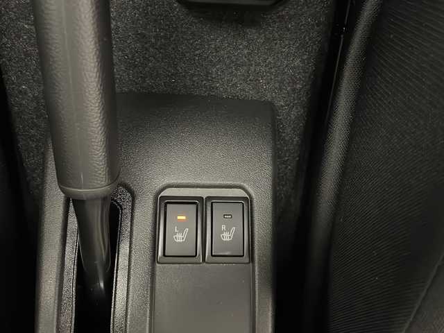 スズキ ジムニー XC 長野県 2024(令6)年 0.1万km ジャングルグリーン 4WD/社外メモリナビ&CD&BT/スズキセーフティサポート/クルーズコントロール/車線逸脱警報/ふらつき警報/衝突軽減ブレーキ/誤発進抑制機能/先行車発進告知/標識認識機能/ヒルホールドコントロール/ダウンヒルアシストコントロール/前席シートヒーター/ステアリングスイッチ/LEDヘッドライト/オートライト/フロントフォグランプ/電動格納ミラー/ウィンカーミラー/ドアミラーヒーター/純正16インチAW装着/社外フロアマット/背面タイヤ/スマートキー/スペアキー1本/取扱説明書/レンタアップ