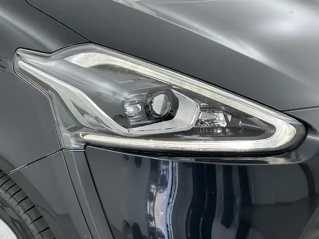 トヨタ シエンタ ハイブリッド G クエロ 福岡県 2018(平30)年 9.7万km ブラックマイカ 後席モニター　/純正ナビ（ＢＴ，フルセグＴＶ）　/バックカメラ　/ビルトインＥＴＣ２．０　/衝突軽減ブレーキ　/レーンキープ　/オートマチックハイビーム　/ハーフレザー　/両側電動スライドドア　/電動格納式ドアミラー