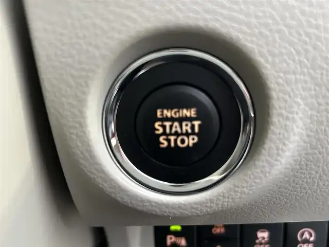スズキ ラパン ＬＣ X 岡山県 2022(令4)年 2万km トラッドカーキメタリック/アーバンブラウン 2トーン 社外ナビ　/シートヒーター　/衝突被害軽減装置　/レーンキープアシスト　/横滑り防止装置　/パーキングアシスト　/バックカメラ　/Ｂｌｕｅｔｏｏｔｈ　/ＵＳＢ入力端子　/ＥＴＣ　/オートライト　/純正フロアマット　/ＬＥＤ