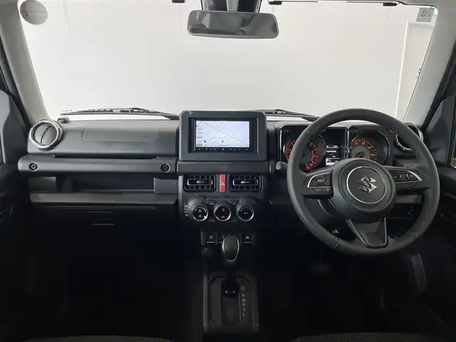 スズキ ジムニー XC 群馬県 2025(令7)年 0.1千km ジャングルグリーン 届出済未使用車　登録時走行距離11km/スズキセーフティサポート/・デュアルセンサーブレーキサポート/・車線逸脱警報機能/・ふらつき警報機能/・先行車発進お知らせ機能/・ハイビームアシスト/・標識認識/社外ナビ（AVIC-RZ521)/FM/AM/Bluetooth/フルセグTV/クルーズコントロール/前席シートヒーター/LEDヘッドライト/フォグランプ/純正16インチアルミホイール/ダウンヒルアシストコントロール/プッシュスタート/スマートキー