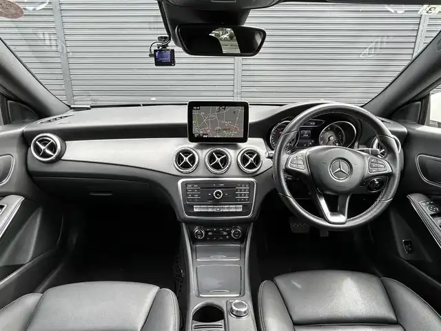 メルセデス・ベンツ ＣＬＡ２２０ 4MATIC 茨城県 2018(平30)年 2.3万km ポーラホワイト 後期型　/ＲＳＰ　/ＡＣＣ　/ＬＫＡ　/ＢＳＡ　/Ｂカメラ　/パークトロニック　/黒革　/シートヒーター　/ナビ　/ＴＶ　/ＢＴ　/ＵＳＢ　/ＤＶＤ　/ＬＥＤヘッドライト　/オートライト　/アンビエントライト　/ＥＴＣ　/ドラレコ　/禁煙車