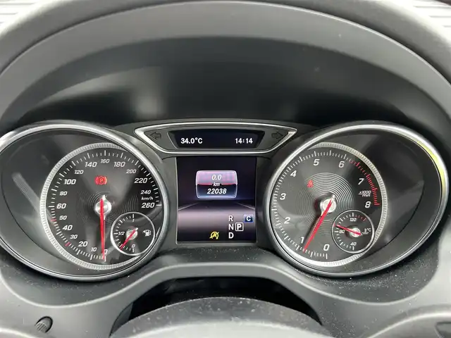 メルセデス・ベンツ ＣＬＡ２２０ 4MATIC 茨城県 2018(平30)年 2.3万km ポーラホワイト 後期型　/ＲＳＰ　/ＡＣＣ　/ＬＫＡ　/ＢＳＡ　/Ｂカメラ　/パークトロニック　/黒革　/シートヒーター　/ナビ　/ＴＶ　/ＢＴ　/ＵＳＢ　/ＤＶＤ　/ＬＥＤヘッドライト　/オートライト　/アンビエントライト　/ＥＴＣ　/ドラレコ　/禁煙車