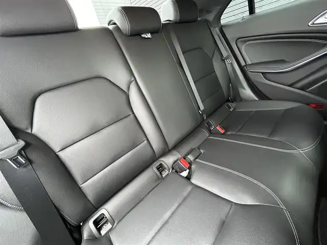 メルセデス・ベンツ ＣＬＡ２２０ 4MATIC 茨城県 2018(平30)年 2.3万km ポーラホワイト 後期型　/ＲＳＰ　/ＡＣＣ　/ＬＫＡ　/ＢＳＡ　/Ｂカメラ　/パークトロニック　/黒革　/シートヒーター　/ナビ　/ＴＶ　/ＢＴ　/ＵＳＢ　/ＤＶＤ　/ＬＥＤヘッドライト　/オートライト　/アンビエントライト　/ＥＴＣ　/ドラレコ　/禁煙車