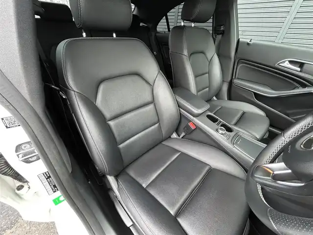 メルセデス・ベンツ ＣＬＡ２２０ 4MATIC 茨城県 2018(平30)年 2.3万km ポーラホワイト 後期型　/ＲＳＰ　/ＡＣＣ　/ＬＫＡ　/ＢＳＡ　/Ｂカメラ　/パークトロニック　/黒革　/シートヒーター　/ナビ　/ＴＶ　/ＢＴ　/ＵＳＢ　/ＤＶＤ　/ＬＥＤヘッドライト　/オートライト　/アンビエントライト　/ＥＴＣ　/ドラレコ　/禁煙車