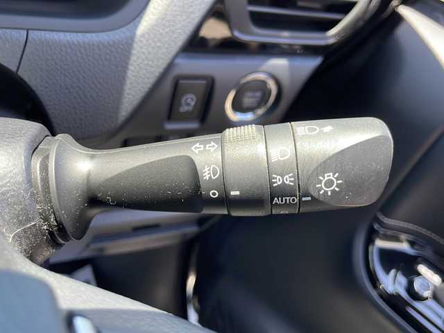 トヨタ エスクァイア Gi 静岡県 2019(令1)年 4.3万km ブラック ディスプレイオーディオ/Bluetooth/フリップダウンリアモニター/両側パワースライドドア/エムズスピードエアロ/エムズスピード19インチAW/合成シート/シートヒーター/バックカメラ/スマートキー