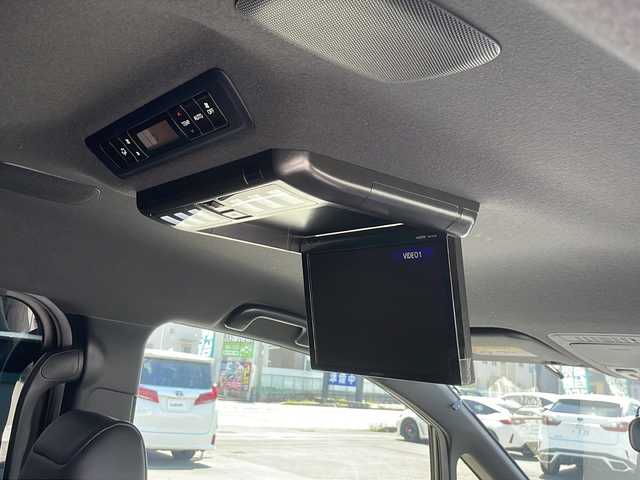 トヨタ エスクァイア Gi 静岡県 2019(令1)年 4.3万km ブラック ディスプレイオーディオ/Bluetooth/フリップダウンリアモニター/両側パワースライドドア/エムズスピードエアロ/エムズスピード19インチAW/合成シート/シートヒーター/バックカメラ/スマートキー