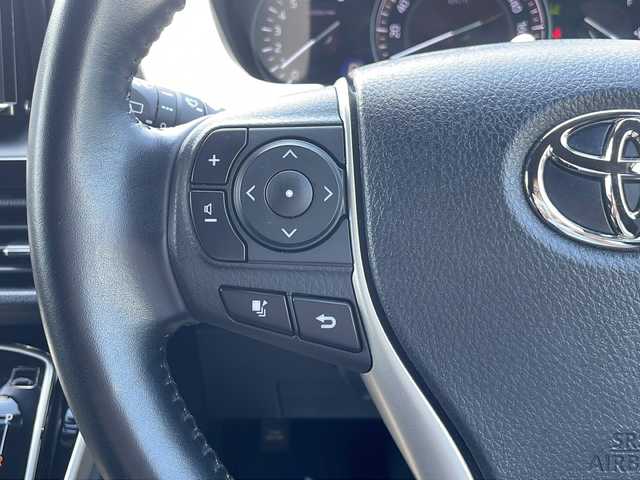 トヨタ エスクァイア Gi 静岡県 2019(令1)年 4.3万km ブラック ディスプレイオーディオ/Bluetooth/フリップダウンリアモニター/両側パワースライドドア/エムズスピードエアロ/エムズスピード19インチAW/合成シート/シートヒーター/バックカメラ/スマートキー