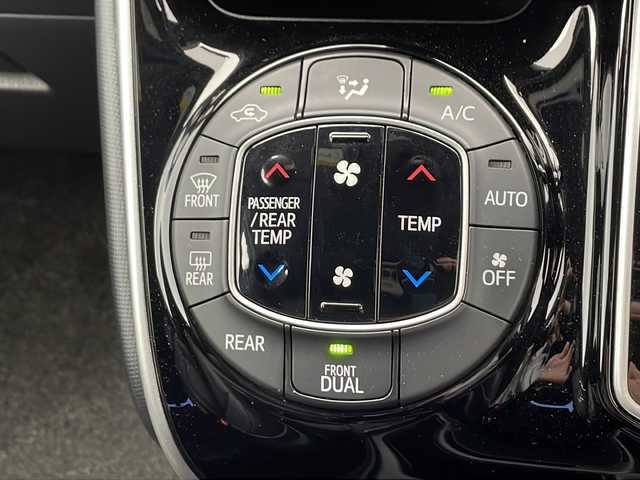 トヨタ エスクァイア Gi 千葉県 2019(令1)年 4.3万km ブラック エムズスピードエアロ/エムズスピード１９インチＡＷ/車高調/ディスプレイオーディオ/Bluetooth CD DVD フルセグ/シートヒーター/両側パワースライドドア/フリップダウンリアモニター/ＥＴＣ/前方ドライブレコーダー/フォグランプ/プッシュスタート/スマートキー/ウィンカーミラー/ステアリングスイッチ/フロアマット/シートバックテーブル/ロールサンシェード/トヨタセーフティセンス/クルーズコントロール/プリクラッシュセーフティー/クリアランスソナー/先行者発進告知/オートハイビーム/車線逸脱警報
