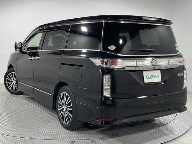 日産 エルグランド 250ハイウェイスターS 広島県 2020(令2)年 5.1万km ファントムブラック 禁煙車/純正８型ナビ/全周囲カメラ/後席フリップダウンモニター/両側パワースライドドア/レーダークルーズコントロール/ＥＴＣ/ドラレコ/衝突軽減/レーンキープアシスト/オートマチックハイビーム/ＬＥＤヘッドライト/フォグランプ/コーナーセンサー(前後)/オットマン/エアバッグ(運転席/助手席/サイド/カーテン)/純正18インチアルミホイール(225/55/R18)