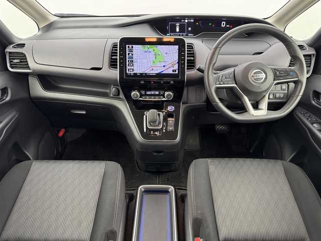 日産 セレナ e－パワー ハイウェイスター V 福岡県 2021(令3)年 4.7万km ダークメタルグレー 純正１０型ＳＤナビ　/アラウンドビューモニター　/インテリジェントルームミラー　/ＥＴＣ　/ナビ連動前方ドラレコ　/プロパイロット　/コーナーセンサー　/エマージェンシーブレーキ　/レーンキープ　/両側電動スライドドア