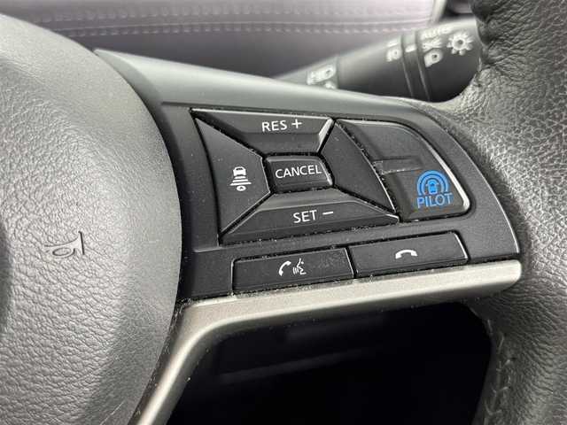 日産 セレナ e－パワー ハイウェイスター V 福岡県 2021(令3)年 4.7万km ダークメタルグレー 純正１０型ＳＤナビ　/アラウンドビューモニター　/インテリジェントルームミラー　/ＥＴＣ　/ナビ連動前方ドラレコ　/プロパイロット　/コーナーセンサー　/エマージェンシーブレーキ　/レーンキープ　/両側電動スライドドア