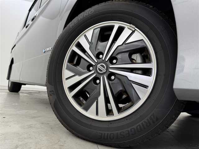 日産 セレナ e－パワー ハイウェイスター V 福岡県 2021(令3)年 4.7万km ダークメタルグレー 純正１０型ＳＤナビ　/アラウンドビューモニター　/インテリジェントルームミラー　/ＥＴＣ　/ナビ連動前方ドラレコ　/プロパイロット　/コーナーセンサー　/エマージェンシーブレーキ　/レーンキープ　/両側電動スライドドア