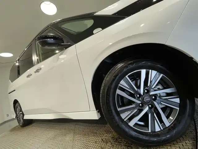 日産 セレナ e－パワー ハイウェイスター V 愛知県 2025(令7)年 0.1千km パールⅡ 純正12.3インチナビ/（Bluetooth/AM/FM/フルセグTV）/プロパイロット/衝突軽減ブレーキ/アラウンドビューモニター/両側電動スライドドア/ビルトインETC2.0/LEDヘッドライト/ブラインドスポットモニター/コーナーセンサー/レーンキープアシスト/スマートキー/純正16インチAW/SOSコール