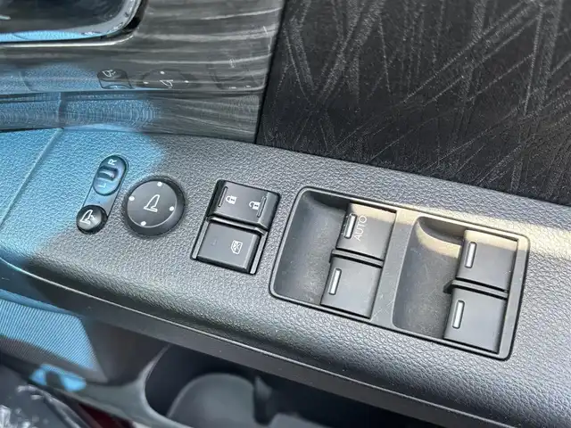 ホンダ オデッセイ アブソルート 宮城県 2015(平27)年 5万km プレミアムディープロッソパール 登録時走行距離49716km/純正SDナビ/FM・AM・Bluetooth・CD・DVD・ワンセグTV/バックカメラ/両側パワースライドドア/プッシュスタート/スマートキー/ETC/3列シート/クルーズコントロール/ホンダセンシング/フリップダウンモニター（VM-155N）/フォグランプ/純正フロアマット/純正アルミホイール/ハーフレザーシート