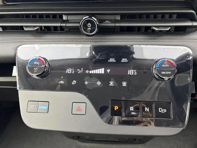 日産 セレナ e－パワー ハイウェイスター V 愛知県 2025(令7)年 0.1千km プリズムホワイト 登録済未使用車/プロパイロット/１２．３型純正ナビ/　ーBT/フルセグTV/AppleCarPlay/AndroidAuto/デジタルインナーミラー/全方位カメラ/ドラレコ前後/ビルトインＥＴＣ２．０/純正フリップダウンモニター/置くだけ充電/両側パワスラ/純正16インチアルミ