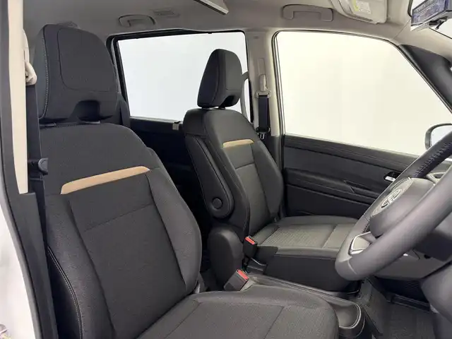日産 セレナ e－パワー ハイウェイスター V 愛知県 2025(令7)年 0.1千km プリズムホワイト 登録済未使用車/プロパイロット/１２．３型純正ナビ/　ーBT/フルセグTV/AppleCarPlay/AndroidAuto/デジタルインナーミラー/全方位カメラ/ドラレコ前後/ビルトインＥＴＣ２．０/純正フリップダウンモニター/置くだけ充電/両側パワスラ/純正16インチアルミ