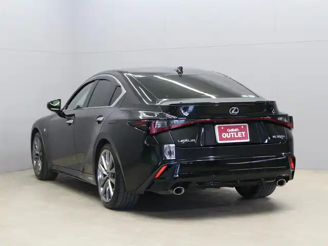 レクサス ＩＳ 300h Fスポーツ 三重県 2020(令2)年 4.8万km グラファイトブラックガラスフレーク ムーンルーフ/革スポーツシートセット/・ベンチレーション(前席)/・ポジションメモリー(運転席)/・メモリー付電動チルト/テレスコピックステアリング/3連フルLEDヘッドランプ/セーフティシステムプラス/メモリーナビ/・10.3インチワイドディスプレイ/・地デジTV/・Blu-ray/DVD/CD/・Bluetooth/プレミアムサウンドシステム(10スピーカー)/パノラミックビューモニター/クリアランスソナー /ブラインドスポットモニター/コムテック前後ドライブレコーダー/社外ルームミラー内蔵GPSレーダー探知機/ビルトインETC2.0/純正19インチ5本ツインスポークダークプレミアム塗装アルミホイール/オートライト/オートマチックハイビーム/プッシュエンジンスタート/スマートキー×2/新車時保証書/取扱説明書
