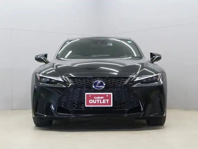 レクサス ＩＳ 300h Fスポーツ 三重県 2020(令2)年 4.8万km グラファイトブラックガラスフレーク ムーンルーフ/革スポーツシートセット/・ベンチレーション(前席)/・ポジションメモリー(運転席)/・メモリー付電動チルト/テレスコピックステアリング/3連フルLEDヘッドランプ/セーフティシステムプラス/メモリーナビ/・10.3インチワイドディスプレイ/・地デジTV/・Blu-ray/DVD/CD/・Bluetooth/プレミアムサウンドシステム(10スピーカー)/パノラミックビューモニター/クリアランスソナー /ブラインドスポットモニター/コムテック前後ドライブレコーダー/社外ルームミラー内蔵GPSレーダー探知機/ビルトインETC2.0/純正19インチ5本ツインスポークダークプレミアム塗装アルミホイール/オートライト/オートマチックハイビーム/プッシュエンジンスタート/スマートキー×2/新車時保証書/取扱説明書