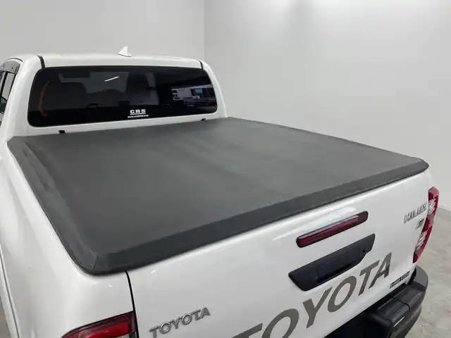 トヨタ ハイラックス Z GRスポーツ 群馬県 2022(令4)年 3.7万km スーパーホワイトⅡ ・純正８インチディスプレイオーディオ/・バックカメラ/・パノラミックビュー/・ダウンヒルアシストコントロール/・レーダークルーズコントロール/・ドライブレコーダー/・パドルシフト/・パワーシート/・ETC/・レーンアシスト/・LDA/・横滑り防止装置/・盗難防止装置/・衝突被害軽減システム/・プッシュスタート/・純正フロアマット/・ハーフレザーシート/・純正１８インチアルミホイール/・LEDヘッドライト/・プリクラッシュセーフティ