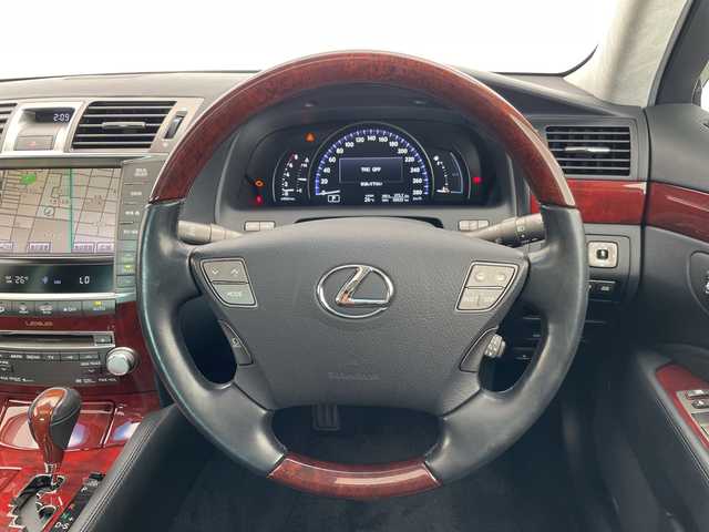 レクサス ＬＳ 460 バージョンC Iパッケージ 愛知県 2012(平24)年 3.9万km ブラック 純正8型ナビ/バックカメラ/シートヒーター　全席/サンルーフ/エアシート/コーナーセンサー/ステアリングヒーター/クルーズコントロール/ＥＴＣ/レクサスプレミアムサウンド/純正アルミホイール/エアサス/パワーシート/ステアリングスイッチ/スマートキー/プッシュスタート