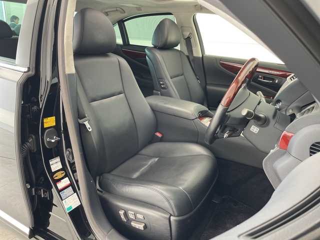 レクサス ＬＳ 460 バージョンC Iパッケージ 愛知県 2012(平24)年 3.9万km ブラック 純正8型ナビ/バックカメラ/シートヒーター　全席/サンルーフ/エアシート/コーナーセンサー/ステアリングヒーター/クルーズコントロール/ＥＴＣ/レクサスプレミアムサウンド/純正アルミホイール/エアサス/パワーシート/ステアリングスイッチ/スマートキー/プッシュスタート