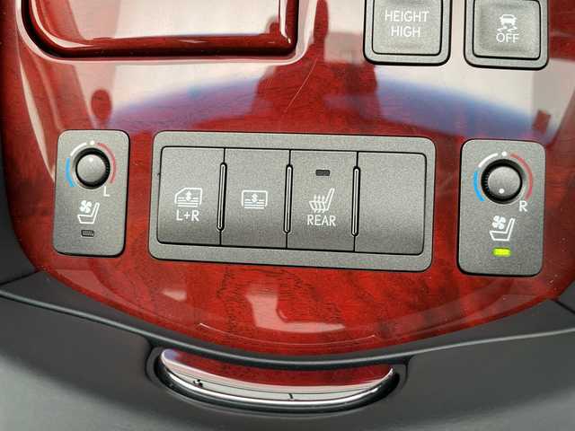 レクサス ＬＳ 460 バージョンC Iパッケージ 愛知県 2012(平24)年 3.9万km ブラック 純正8型ナビ/バックカメラ/シートヒーター　全席/サンルーフ/エアシート/コーナーセンサー/ステアリングヒーター/クルーズコントロール/ＥＴＣ/レクサスプレミアムサウンド/純正アルミホイール/エアサス/パワーシート/ステアリングスイッチ/スマートキー/プッシュスタート